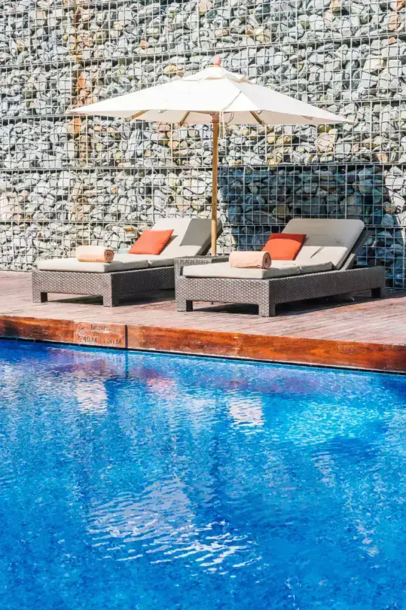 Kolanta Piscine — Site vitrine avec configurateur de devis